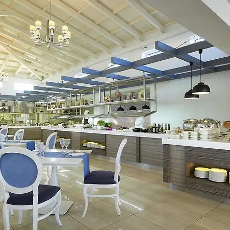 Anemos Luxury Grand מלון