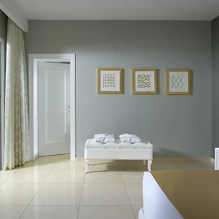 Anemos Luxury Grand מלון